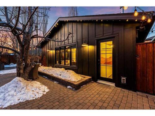 528 14 Avenue Ne, Calgary, AB - Outdoor