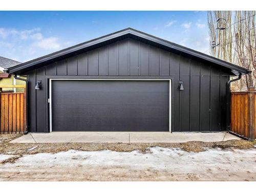 528 14 Avenue Ne, Calgary, AB - Outdoor With Exterior