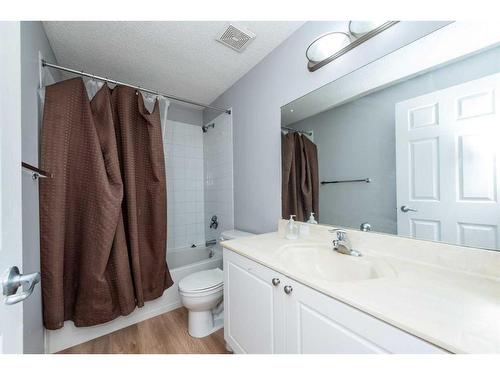 96 Taradale Drive Ne, Calgary, AB - Indoor Photo Showing Bathroom