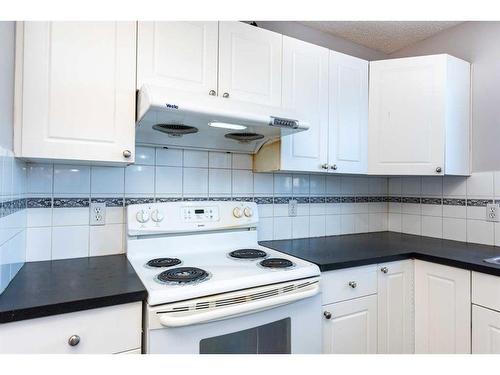 96 Taradale Drive Ne, Calgary, AB - Indoor Photo Showing Kitchen