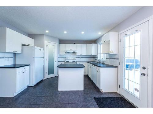 96 Taradale Drive Ne, Calgary, AB - Indoor Photo Showing Kitchen