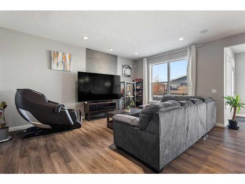 99 Evansfield Rise Nw, Calgary, AB - Indoor Photo Showing Living Room