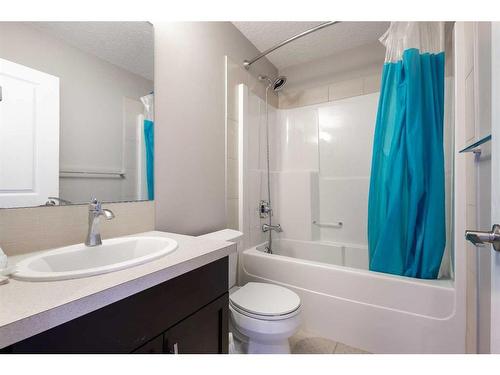 99 Evansfield Rise Nw, Calgary, AB - Indoor Photo Showing Bathroom