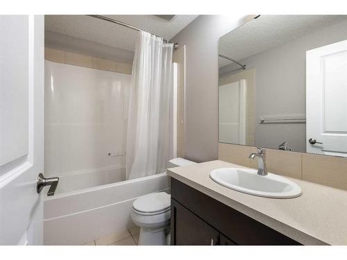 99 Evansfield Rise Nw, Calgary, AB - Indoor Photo Showing Bathroom