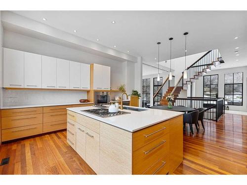 1010 39 Avenue Sw, Calgary, AB - Indoor Photo Showing Kitchen With Double Sink