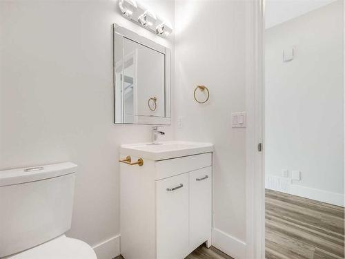 53 Chaparral Ridge Rise Se, Calgary, AB - Indoor Photo Showing Bathroom