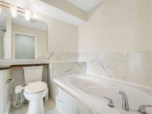 53 Chaparral Ridge Rise Se, Calgary, AB - Indoor Photo Showing Bathroom