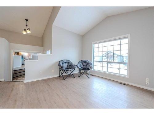 214 Erin Circle Se, Calgary, AB - Indoor