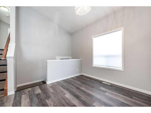 214 Erin Circle Se, Calgary, AB - Indoor Photo Showing Other Room