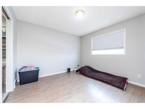 214 Erin Circle Se, Calgary, AB - Indoor Photo Showing Bedroom