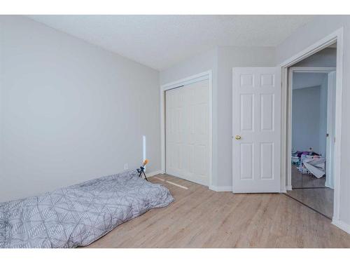 214 Erin Circle Se, Calgary, AB - Indoor Photo Showing Bedroom