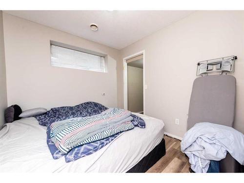 214 Erin Circle Se, Calgary, AB - Indoor Photo Showing Bedroom