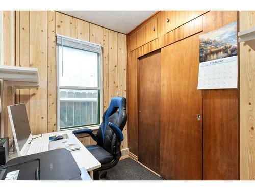 1532 19 Avenue Nw, Calgary, AB - Indoor Photo Showing Office