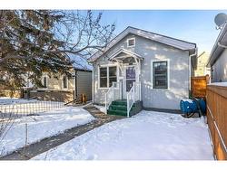 1532 19 Avenue NW Calgary, AB T2M 1A8