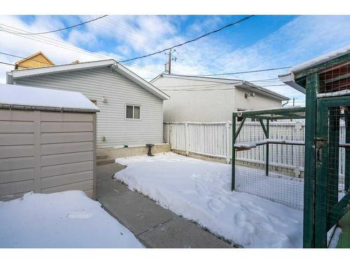 1532 19 Avenue Nw, Calgary, AB - Outdoor With Exterior