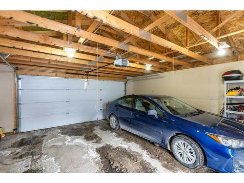 1532 19 Avenue Nw, Calgary, AB - Indoor Photo Showing Garage