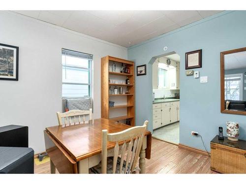 1532 19 Avenue Nw, Calgary, AB - Indoor Photo Showing Dining Room