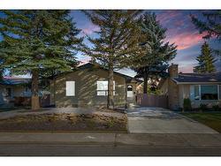 5512 Silverdale Drive NW Calgary, AB T3B 3P6