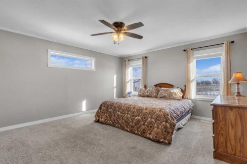 421 Main Street, Champion, AB - Indoor Photo Showing Bedroom