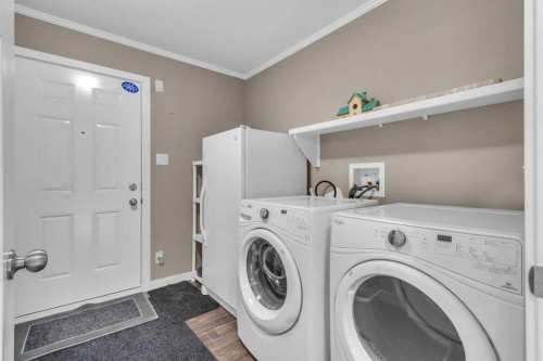 421 Main Street, Champion, AB - Indoor Photo Showing Laundry Room