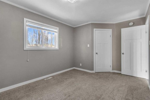 421 Main Street, Champion, AB - Indoor Photo Showing Other Room