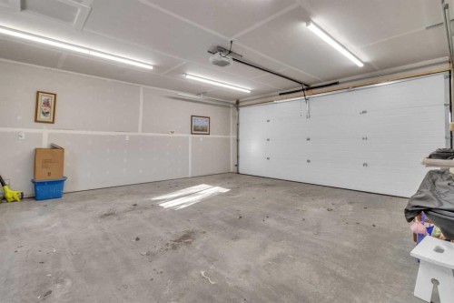 421 Main Street, Champion, AB - Indoor Photo Showing Garage