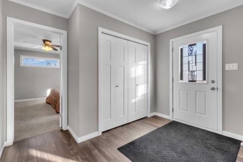 421 Main Street, Champion, AB - Indoor Photo Showing Other Room