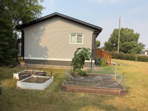 421 Main Street, Champion, AB - Outdoor