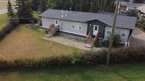 421 Main Street, Champion, AB - Outdoor