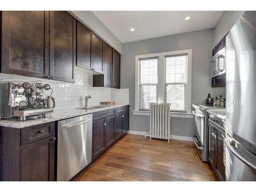 3536 2 Avenue Sw, Calgary, AB - Indoor Photo Showing Kitchen With Upgraded Kitchen