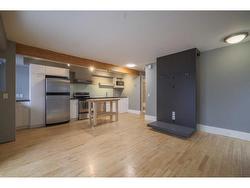 1-2044 35 Avenue SW Calgary, AB T2T 2E1