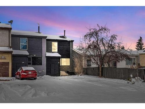 85 Penworth Close Se, Calgary, AB - Outdoor