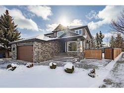 8 Edgevalley Manor NW Calgary, AB T3A 5E1