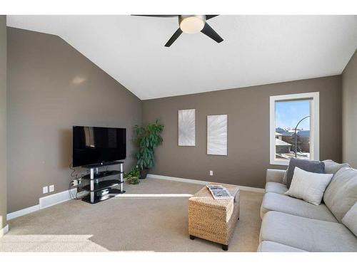 12 Tuscany Glen Place Nw, Calgary, AB - Indoor Photo Showing Living Room