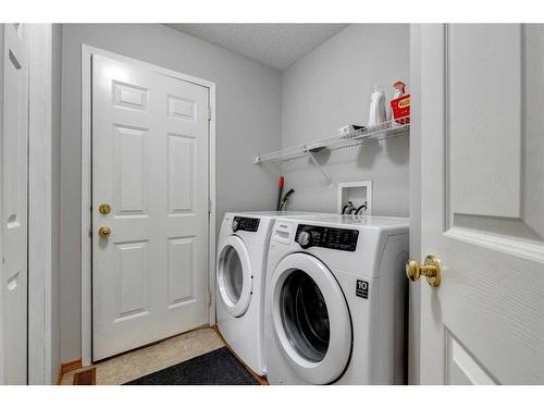 229 Chaparral Villas Se, Calgary, AB - Indoor Photo Showing Laundry Room