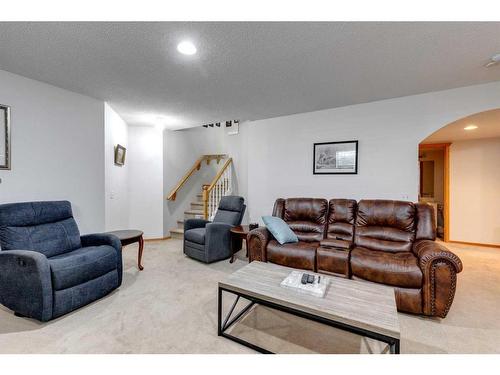 229 Chaparral Villas Se, Calgary, AB - Indoor Photo Showing Living Room