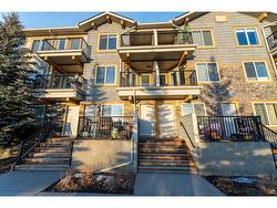 306 McKenzie Towne Lane SE Calgary, AB T2Z 4E8