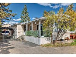 195-3223 83 Street NW Calgary, AB T3B 5N3