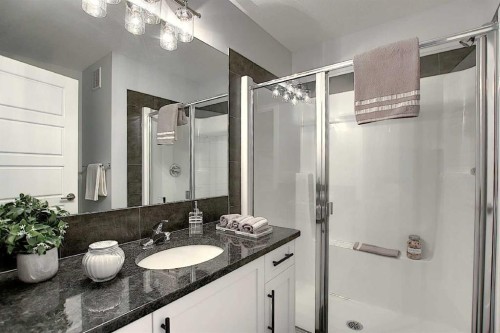 322 Sundown Road, Cochrane, AB - Indoor Photo Showing Bathroom