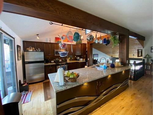 107 Oakfern Way Sw, Calgary, AB - Indoor Photo Showing Kitchen