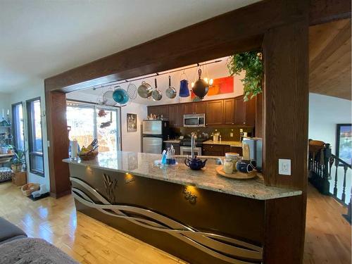 107 Oakfern Way Sw, Calgary, AB - Indoor Photo Showing Kitchen