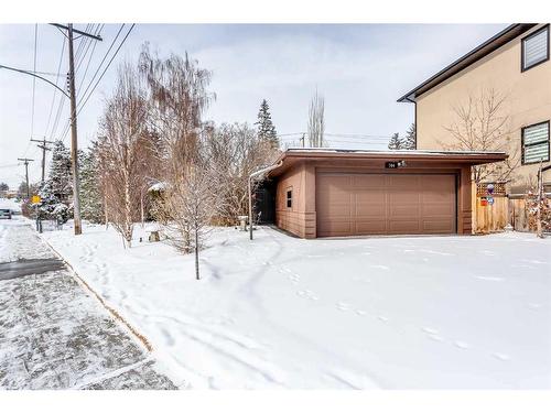 704 47 Avenue Sw, Calgary, AB - Outdoor