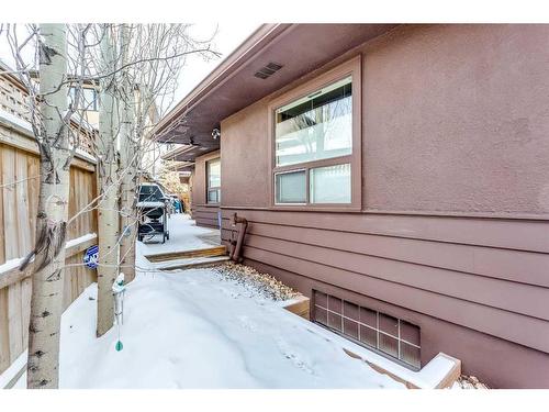 704 47 Avenue Sw, Calgary, AB - Outdoor With Exterior