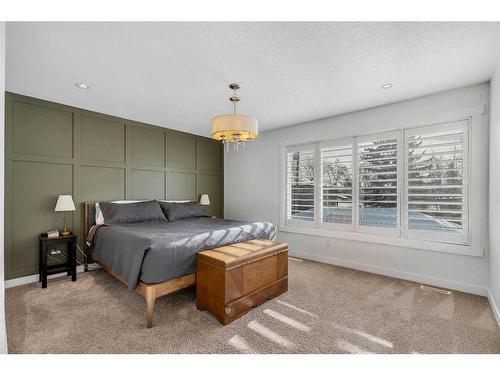 621 15 Avenue Ne, Calgary, AB - Indoor Photo Showing Bedroom