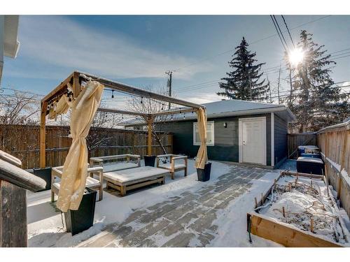 621 15 Avenue Ne, Calgary, AB - Outdoor