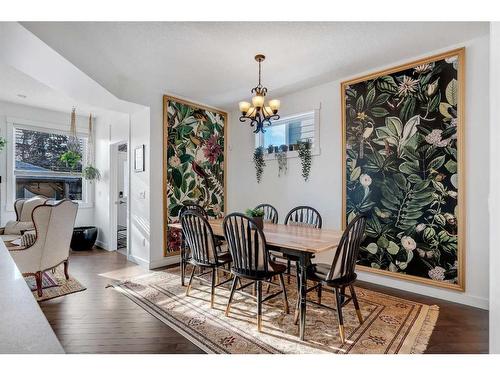 621 15 Avenue Ne, Calgary, AB - Indoor Photo Showing Dining Room