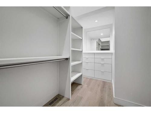 2505 21 Street Sw, Calgary, AB - Indoor With Storage