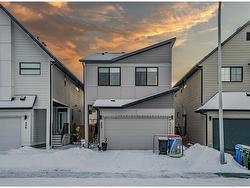 332 Copperhead Way SE Calgary, AB T2Z 5H2