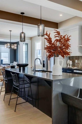 422 River Avenue, Cochrane, AB - Indoor