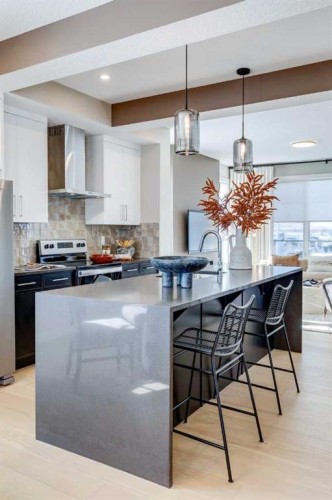 422 River Avenue, Cochrane, AB - Indoor Photo Showing Kitchen With Upgraded Kitchen